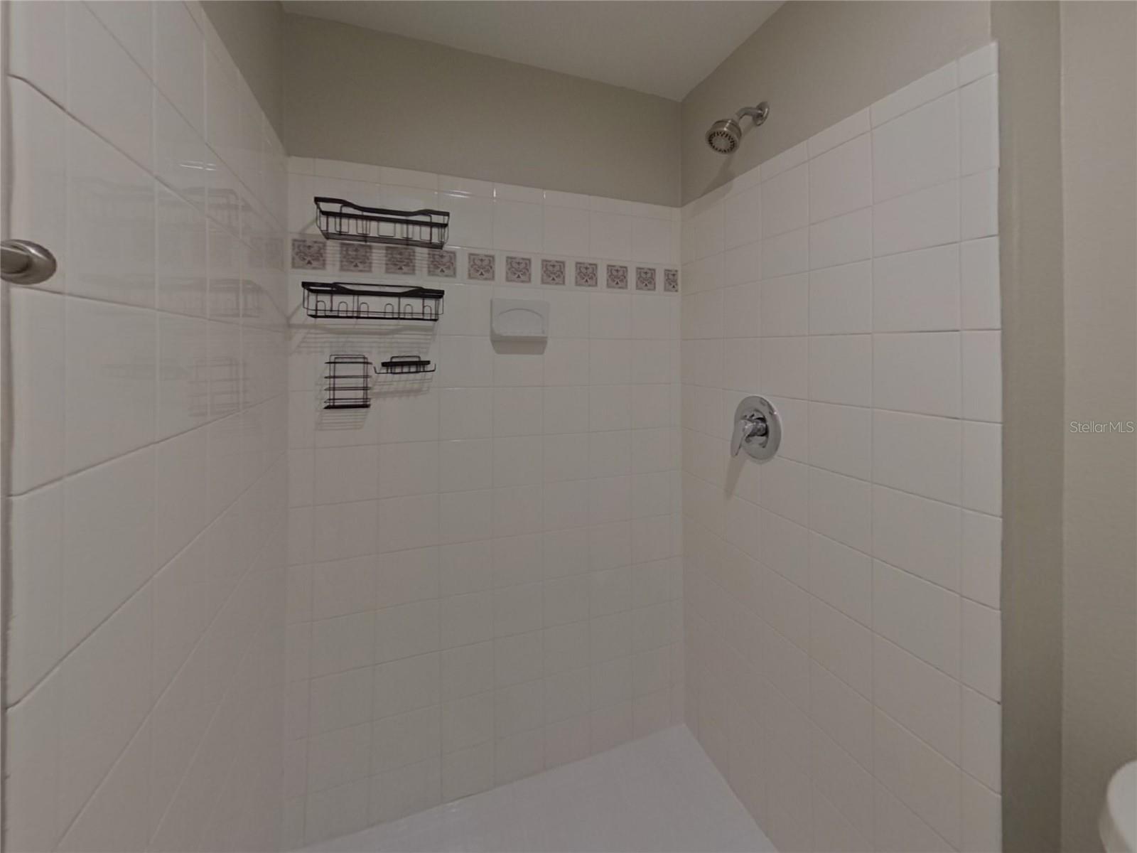 LAKE DOE COVE PH 02 48 59 - Residential Lease