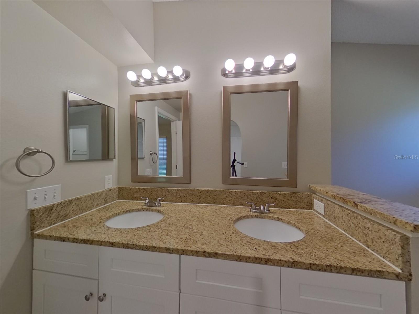 LAKE DOE COVE PH 02 48 59 - Residential Lease