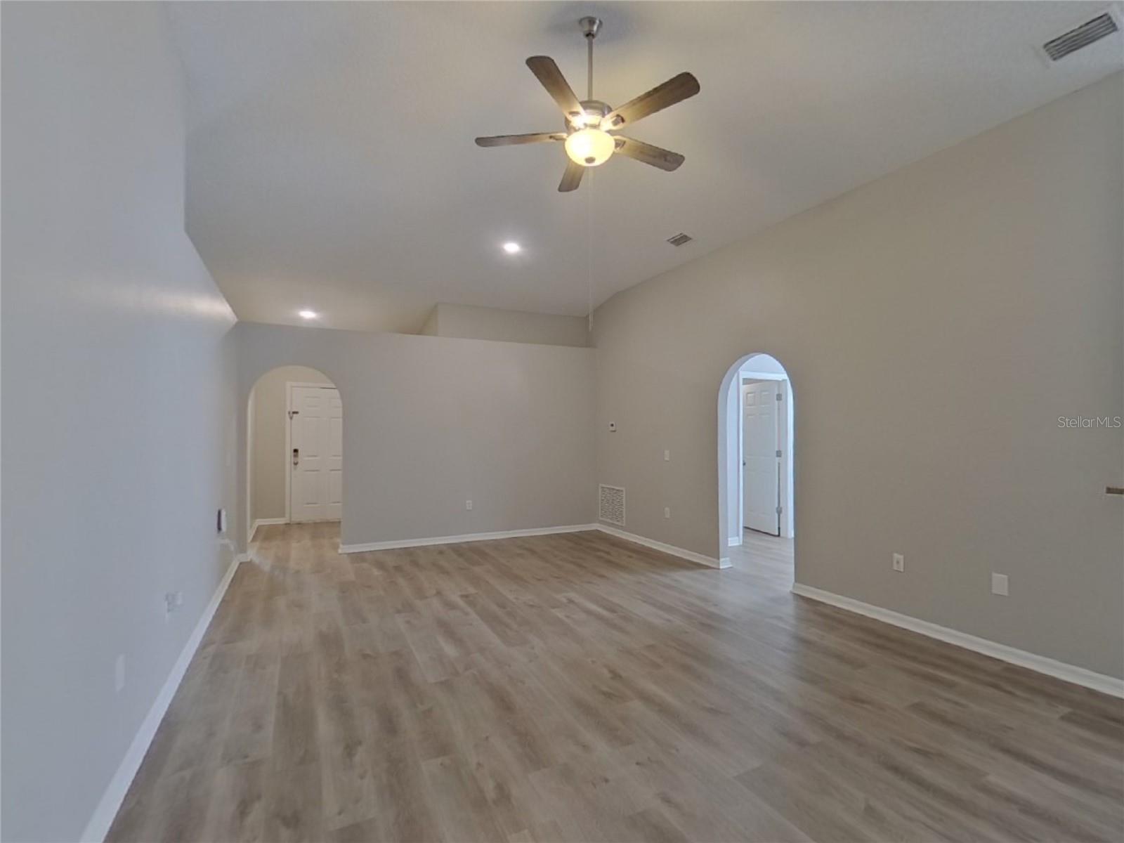 LAKE DOE COVE PH 02 48 59 - Residential Lease