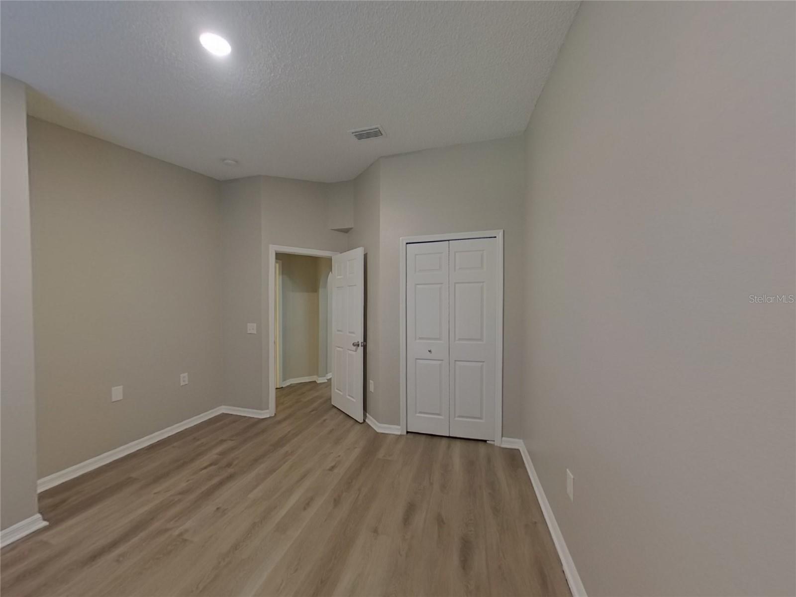 LAKE DOE COVE PH 02 48 59 - Residential Lease