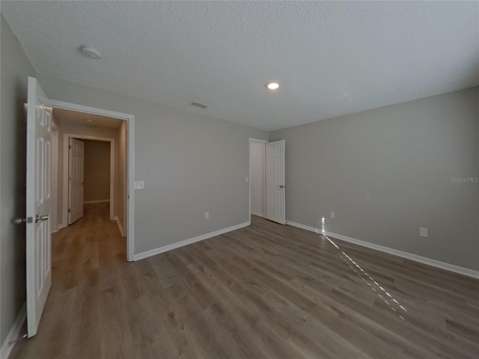 LAKE DOE COVE PH 02 48 59 - Residential Lease