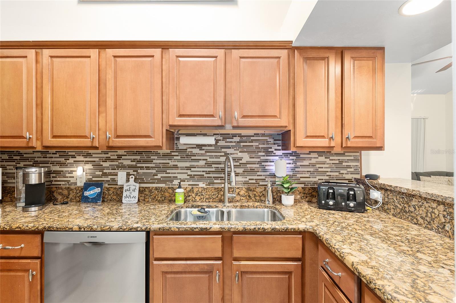 THE GABLES CONDO AT GAINE - Residential
