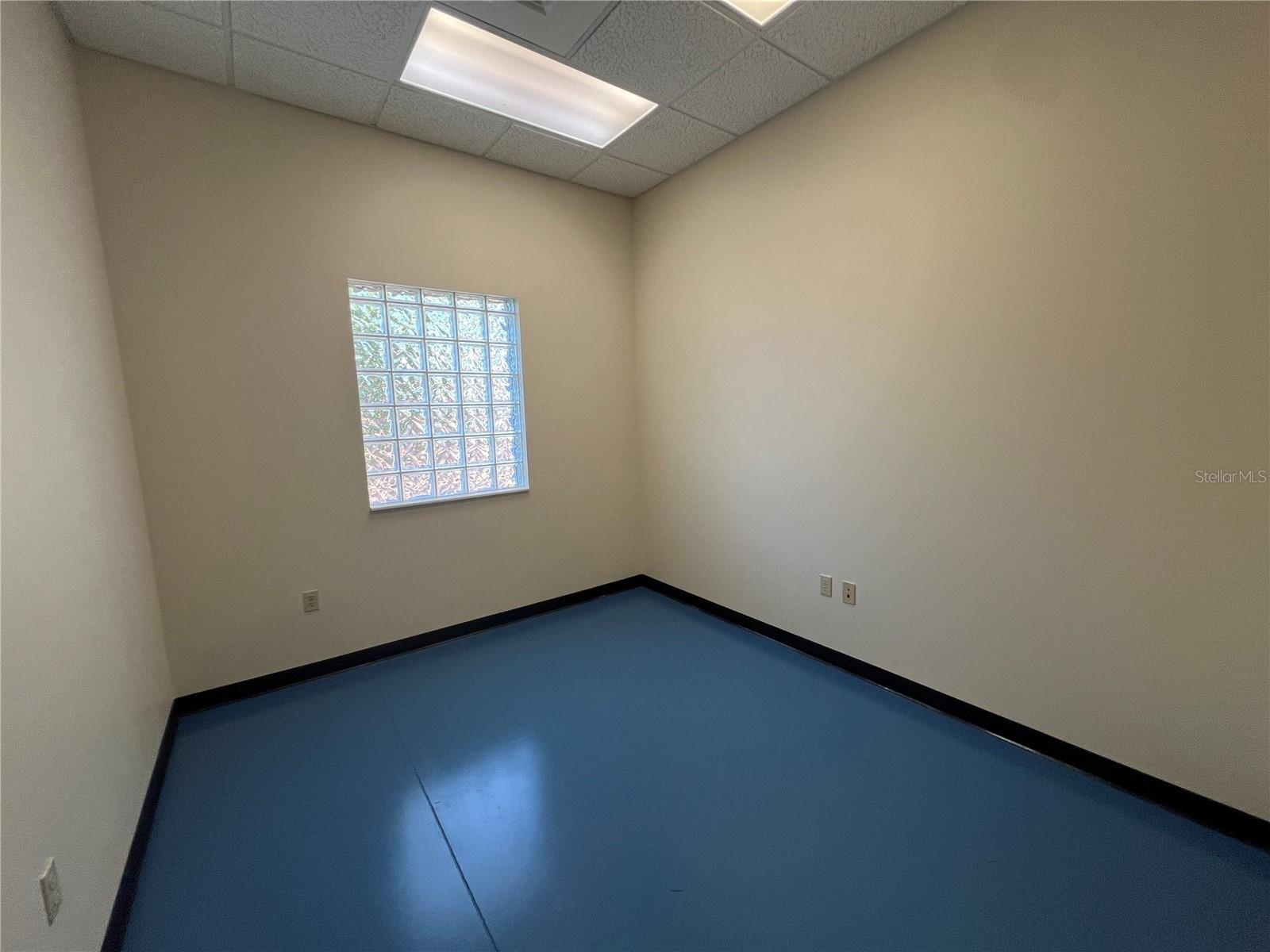 MEADOWBROOK - Commercial Lease
