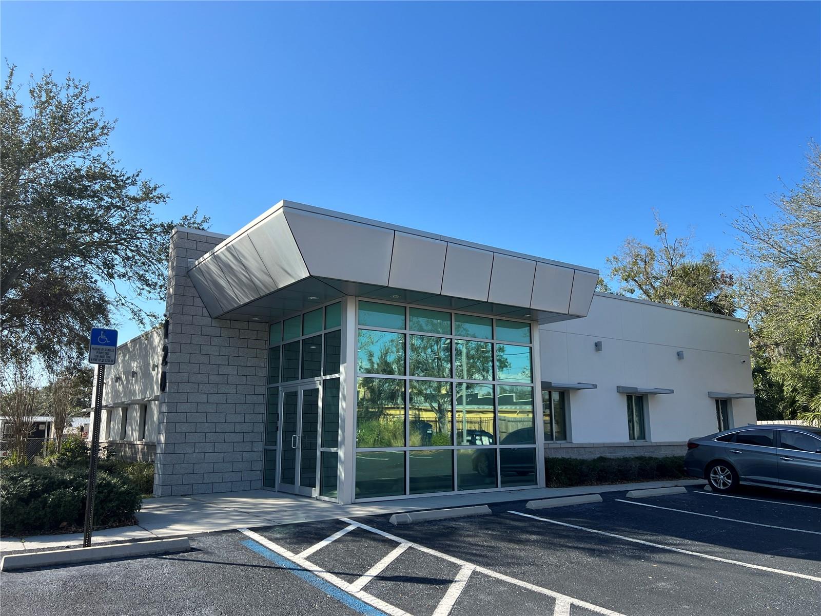 Suite 110 is a 1,650 SF space available for immediate occupancy in a single story medical / professional office building located on Dr. Martin Luther King Jr Blvd, just west of I-275 in the South Seminole Heights neighborhood. Built in 2003 and recently renovated, this building offers a sleek modern aesthetic, high ceilings, lots of natural light and ample parking with approved medical use. The entryway foyer features floor to ceiling glass and leads visitors to a private waiting room which accommodates 10-12 guests. The hallway continues down to a row of 6 private office spaces / exam rooms, a large break room and private ADA restroom. Perfect for a professional practice that wishes to stay close to the downtown market or a medical practitioner who wishes to serve the densely populated surrounding residential neighborhoods.
Traffic count: 28,000 VPD
Estimated CAM: $9.93
Located in Tampa just west of Florida Avenue, I-275 and I-4, offering easy access to surrounding areas.
Lease: Suite 110 - 1,650 SF - $24.00 sf/yr NNN + CAM: $9.93 - Initial estimated monthly rent: $4,665 (includes base rate + CAM) plus applicable sales tax - Includes estimated electricity, water, sewer and garbage