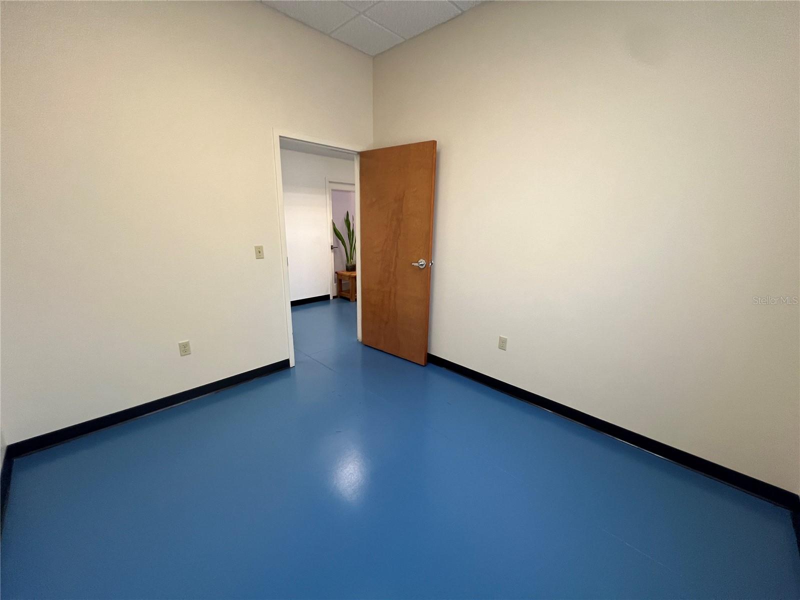 MEADOWBROOK - Commercial Lease