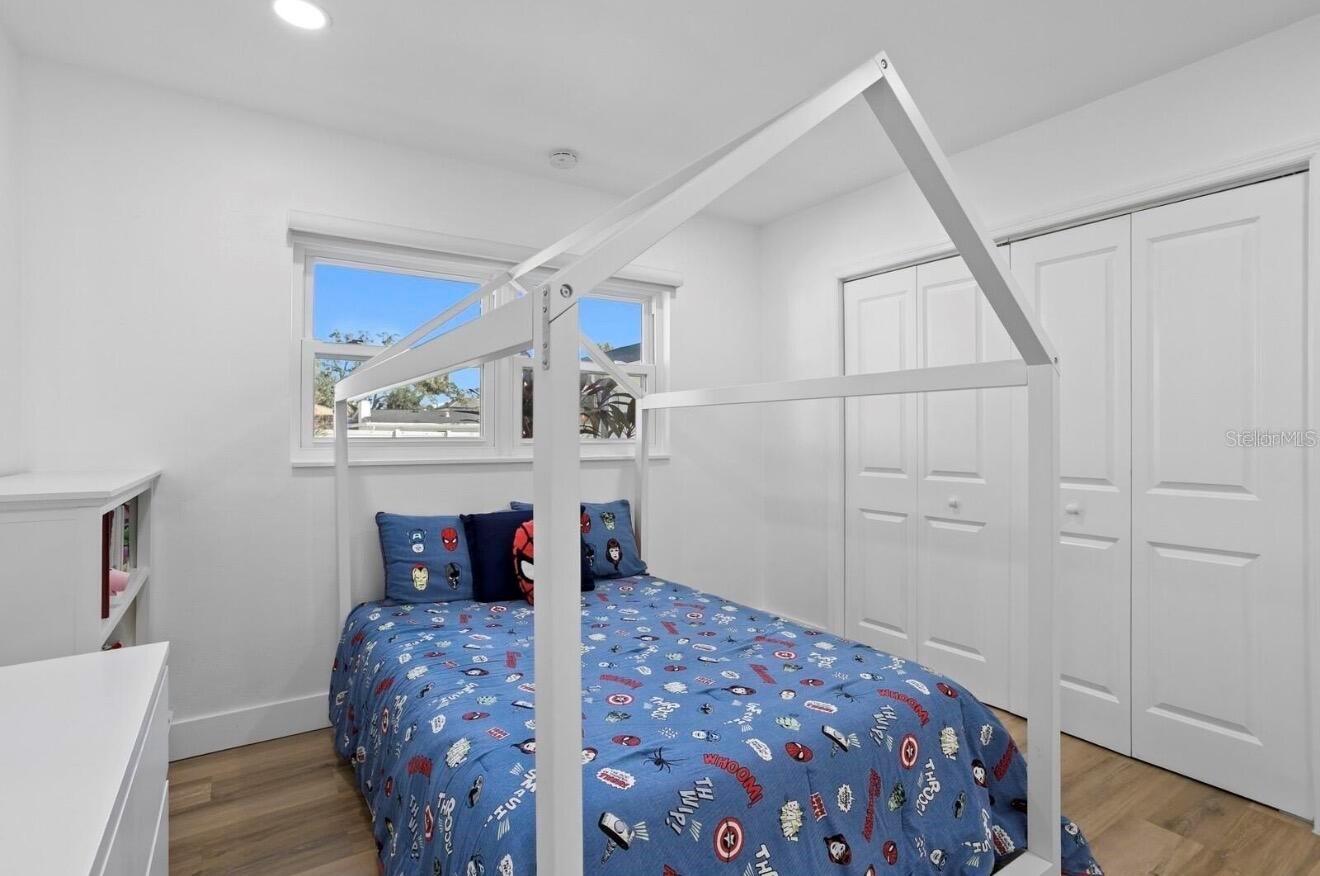 WEST SHORE CREST - Residential