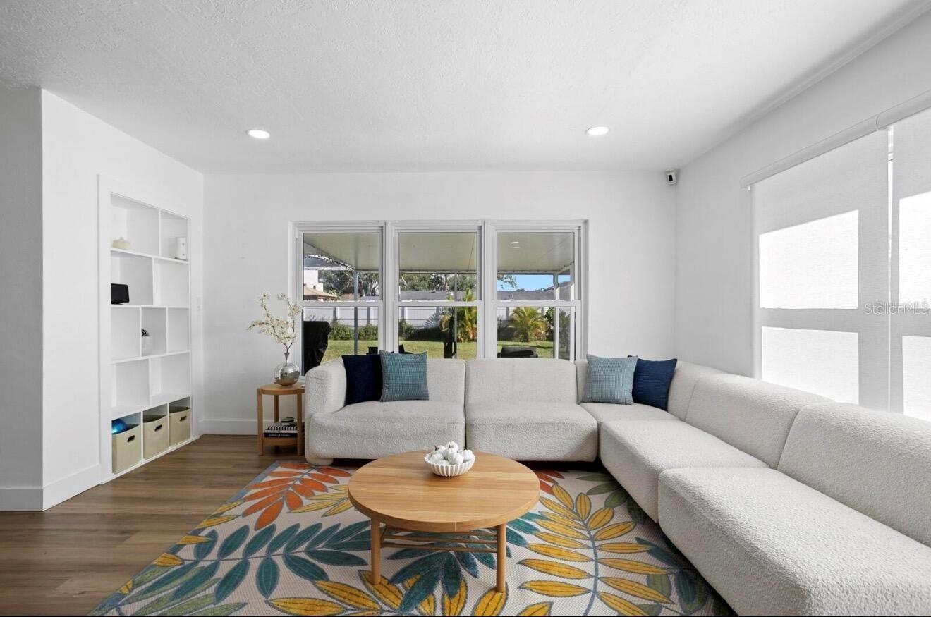 WEST SHORE CREST - Residential