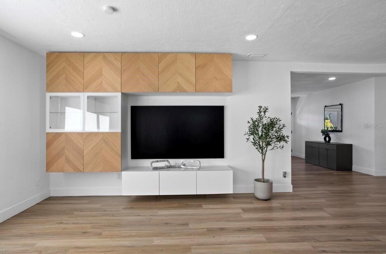 WEST SHORE CREST - Residential