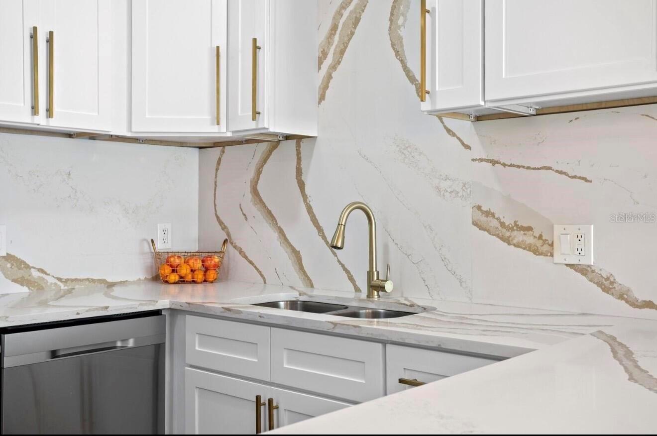 WEST SHORE CREST - Residential