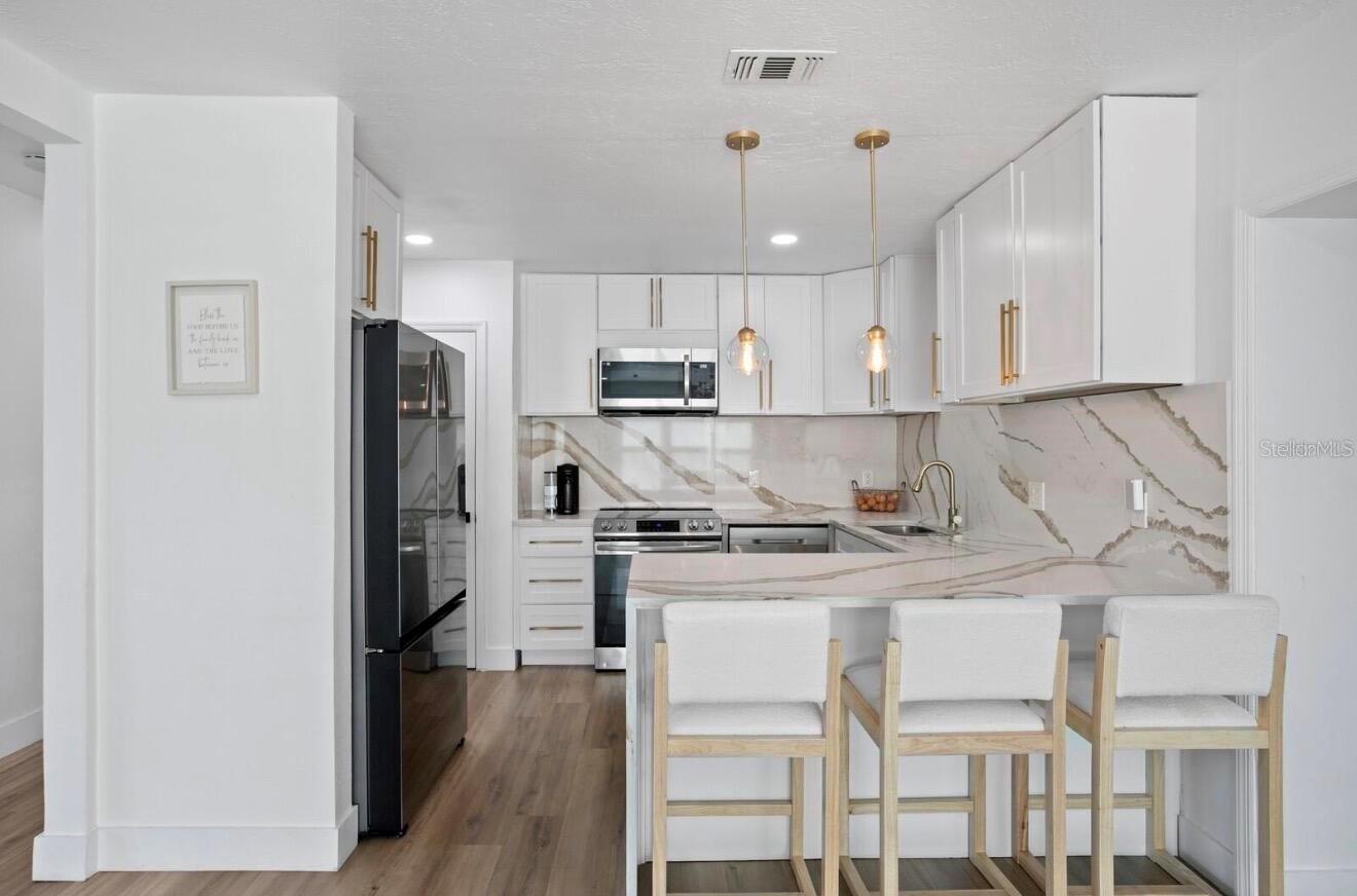 WEST SHORE CREST - Residential