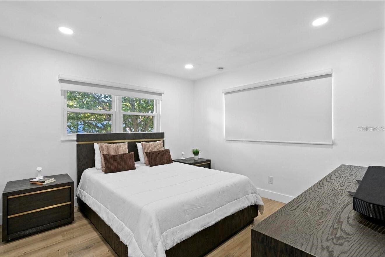 WEST SHORE CREST - Residential