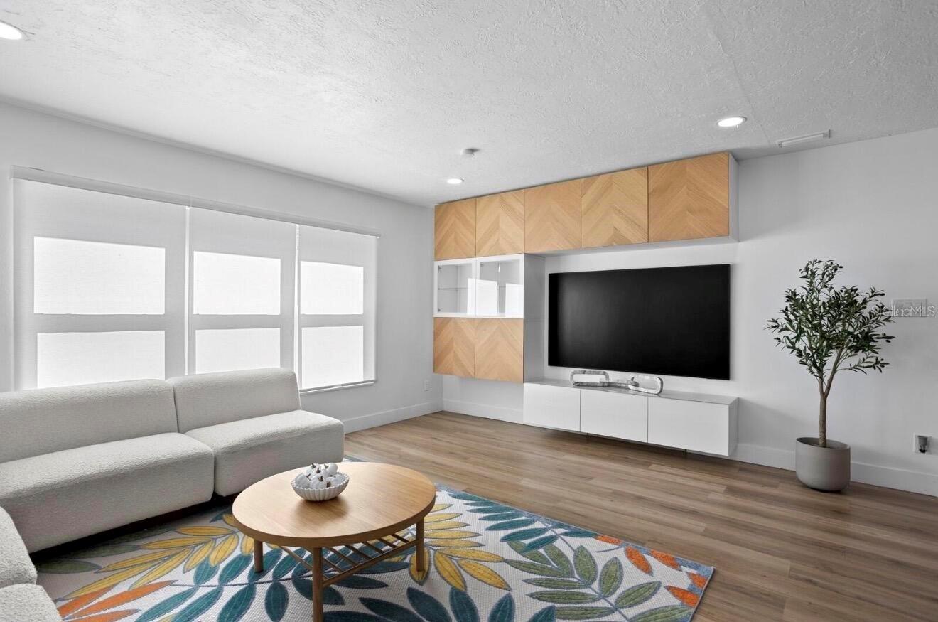 WEST SHORE CREST - Residential