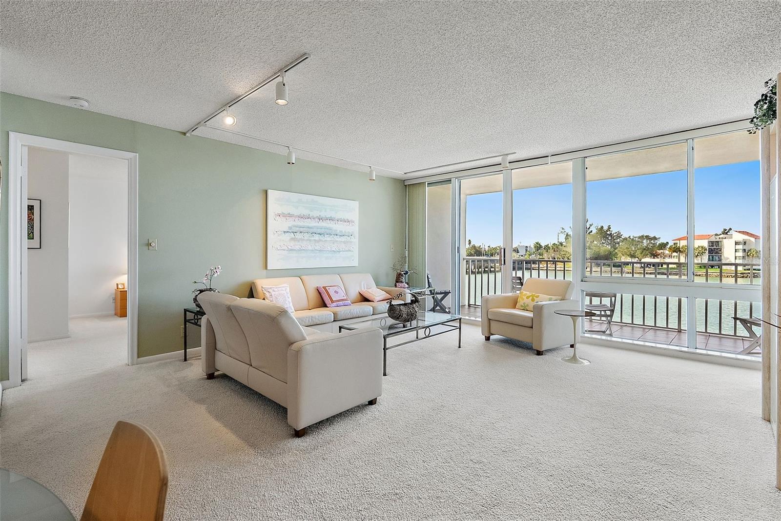 ISLA KEY CONDO - Residential