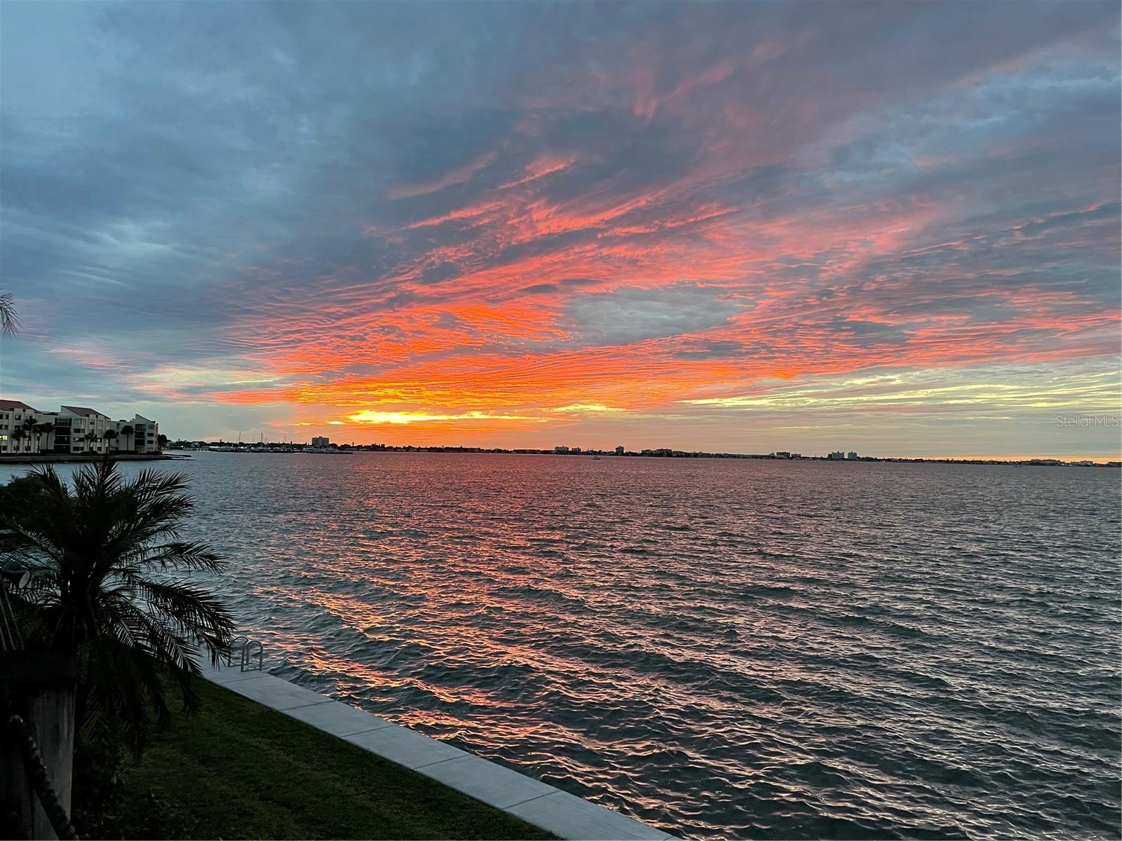 ISLA KEY CONDO - Residential