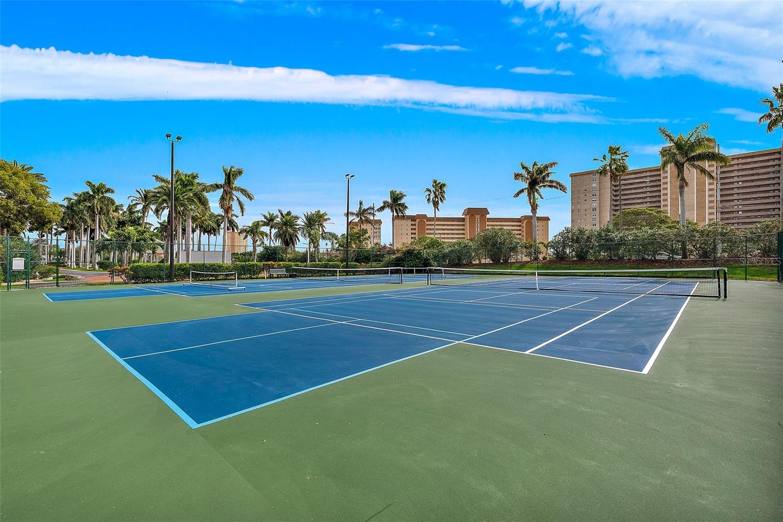 ISLA KEY CONDO - Residential