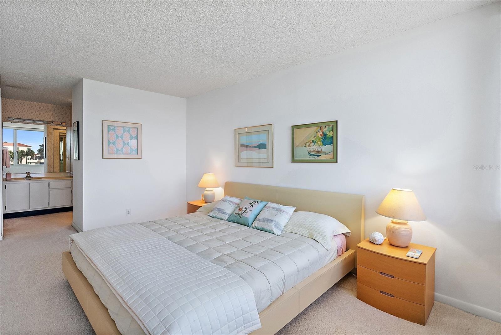 ISLA KEY CONDO - Residential