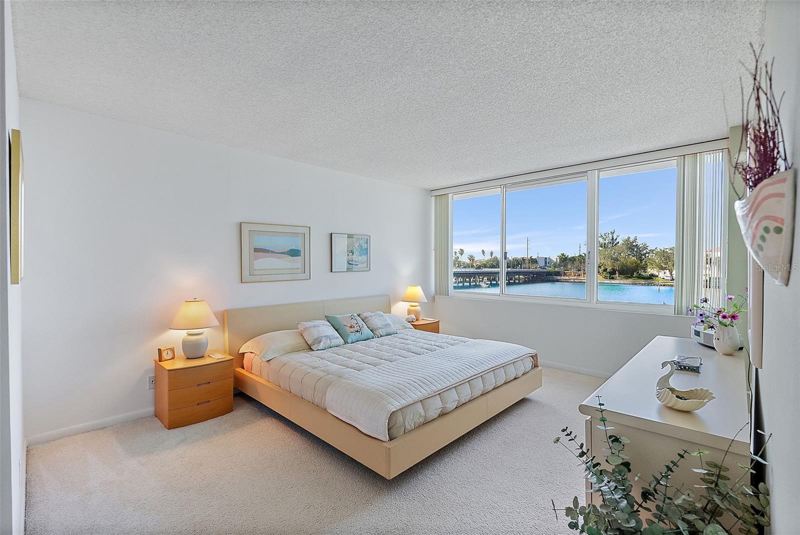 ISLA KEY CONDO - Residential