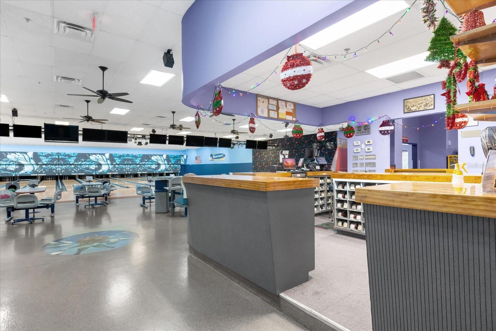LOS TERRANOS - Commercial Sale