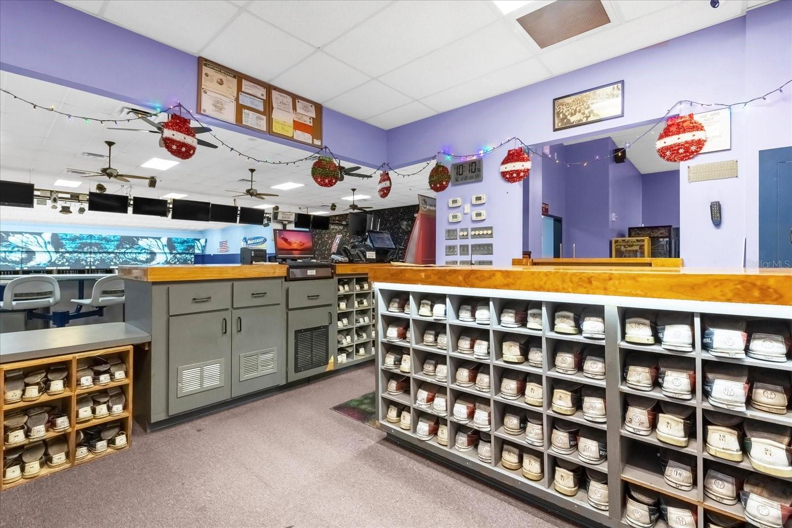 LOS TERRANOS - Commercial Sale