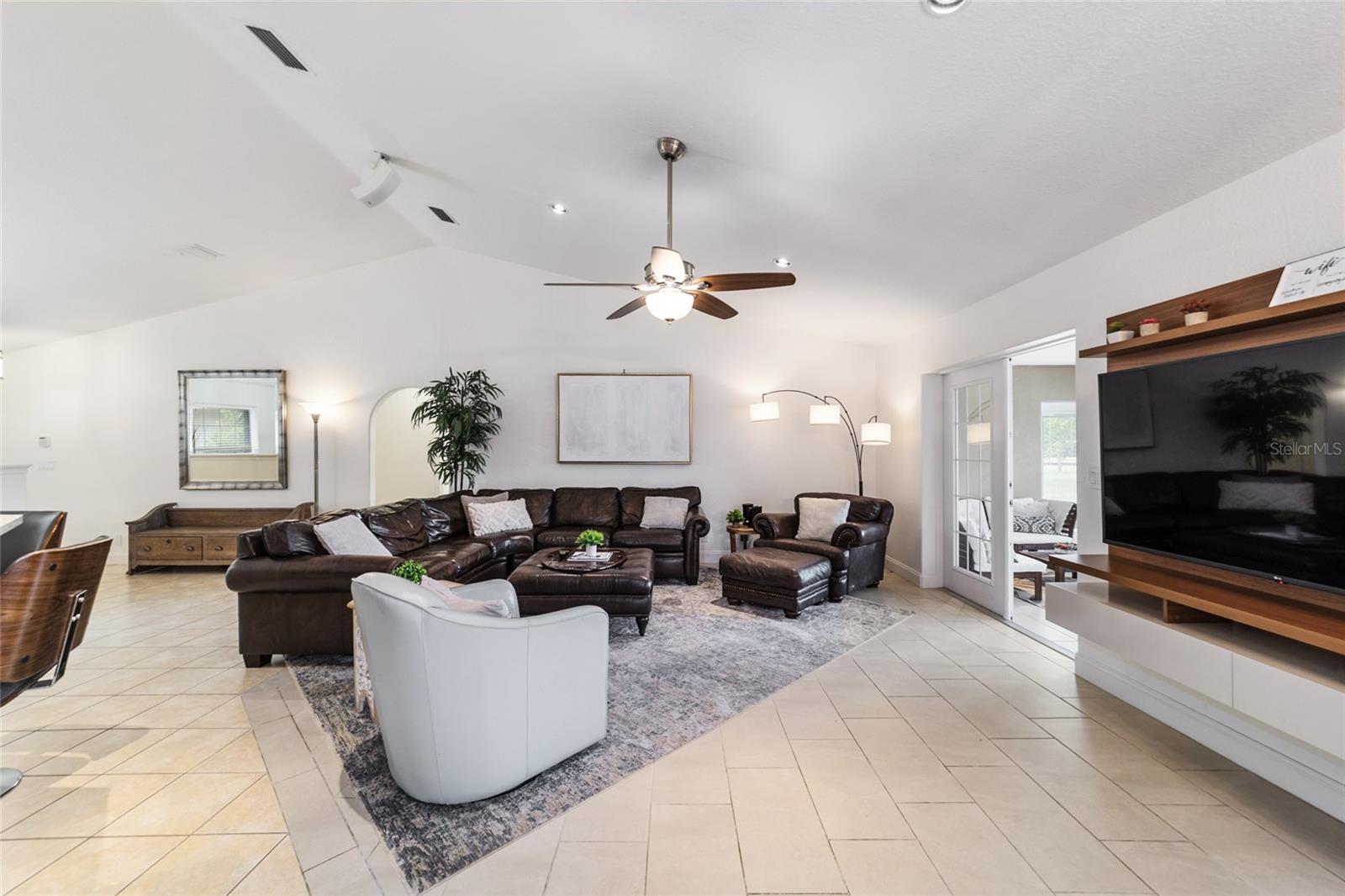 EQUESTRIAN OAKS - Farm