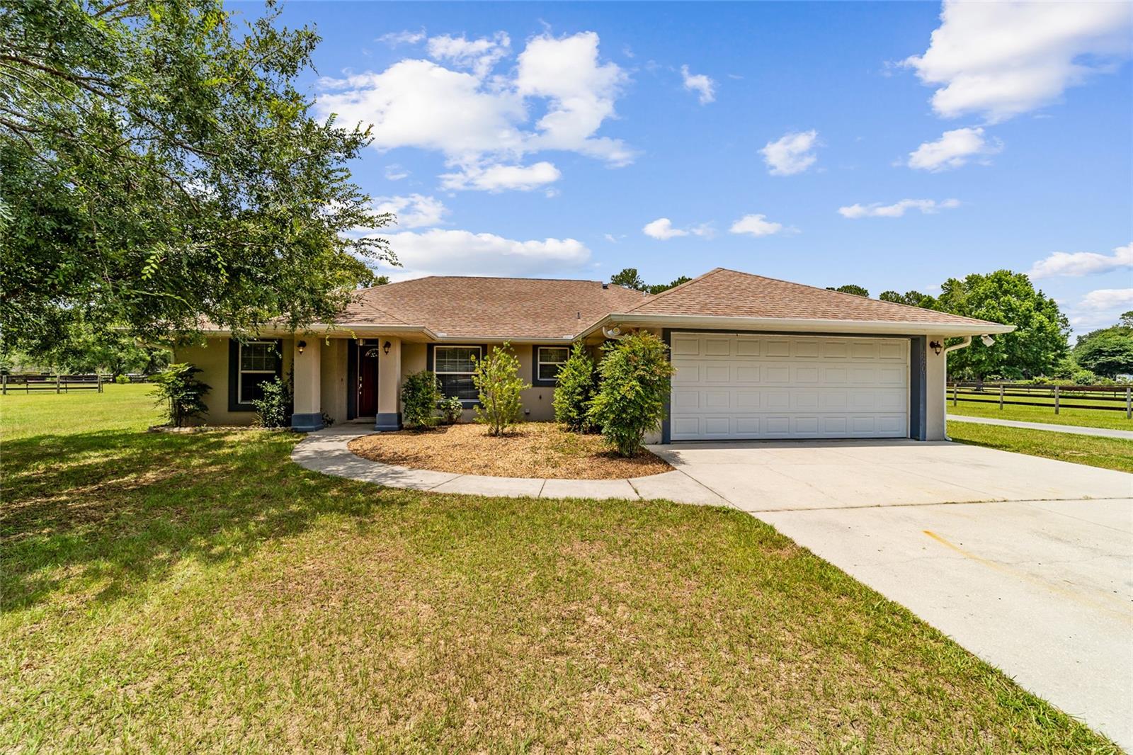 EQUESTRIAN OAKS - Farm