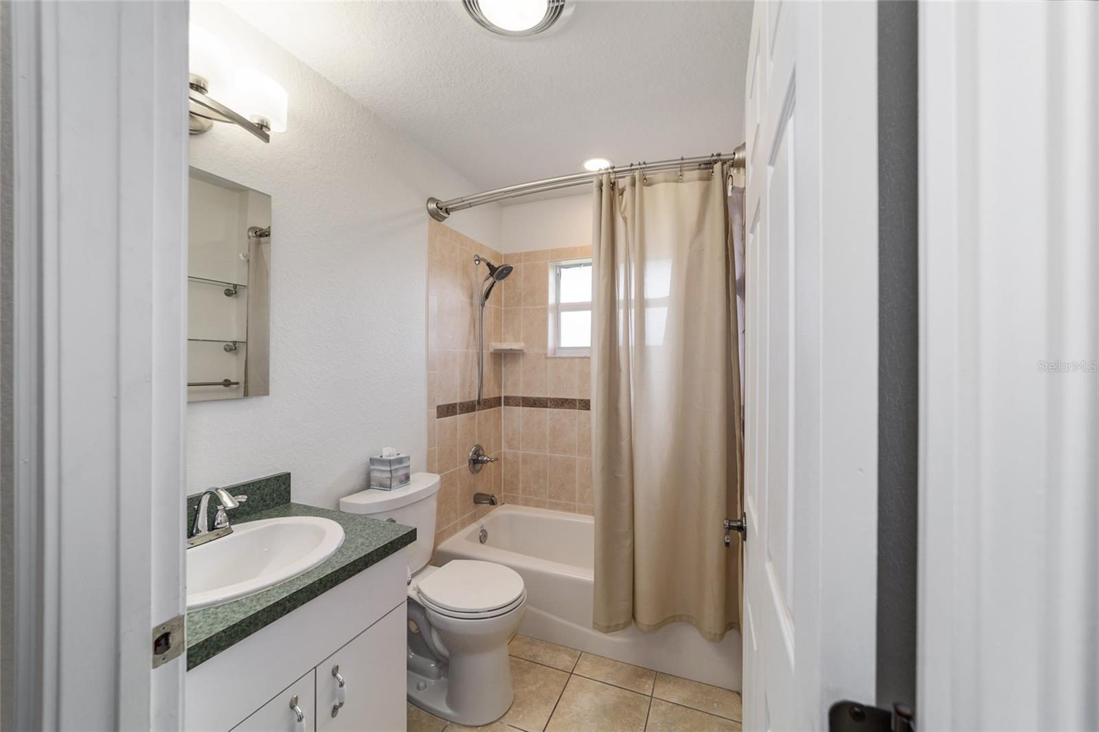 EQUESTRIAN OAKS - Farm