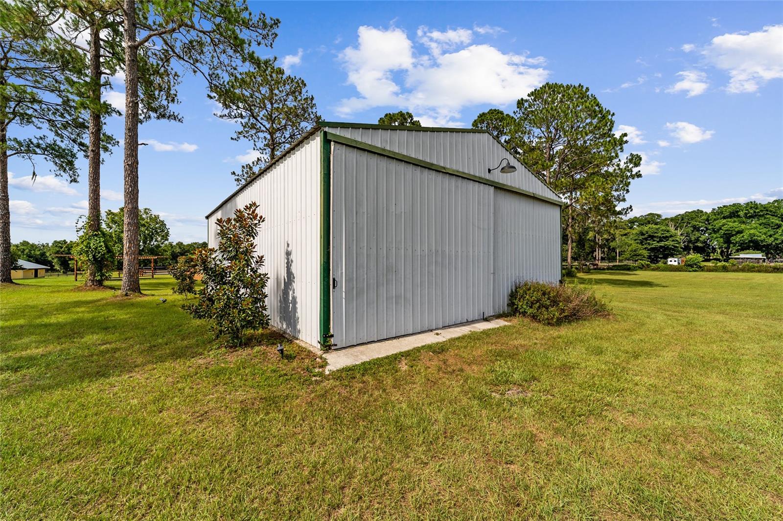 EQUESTRIAN OAKS - Farm