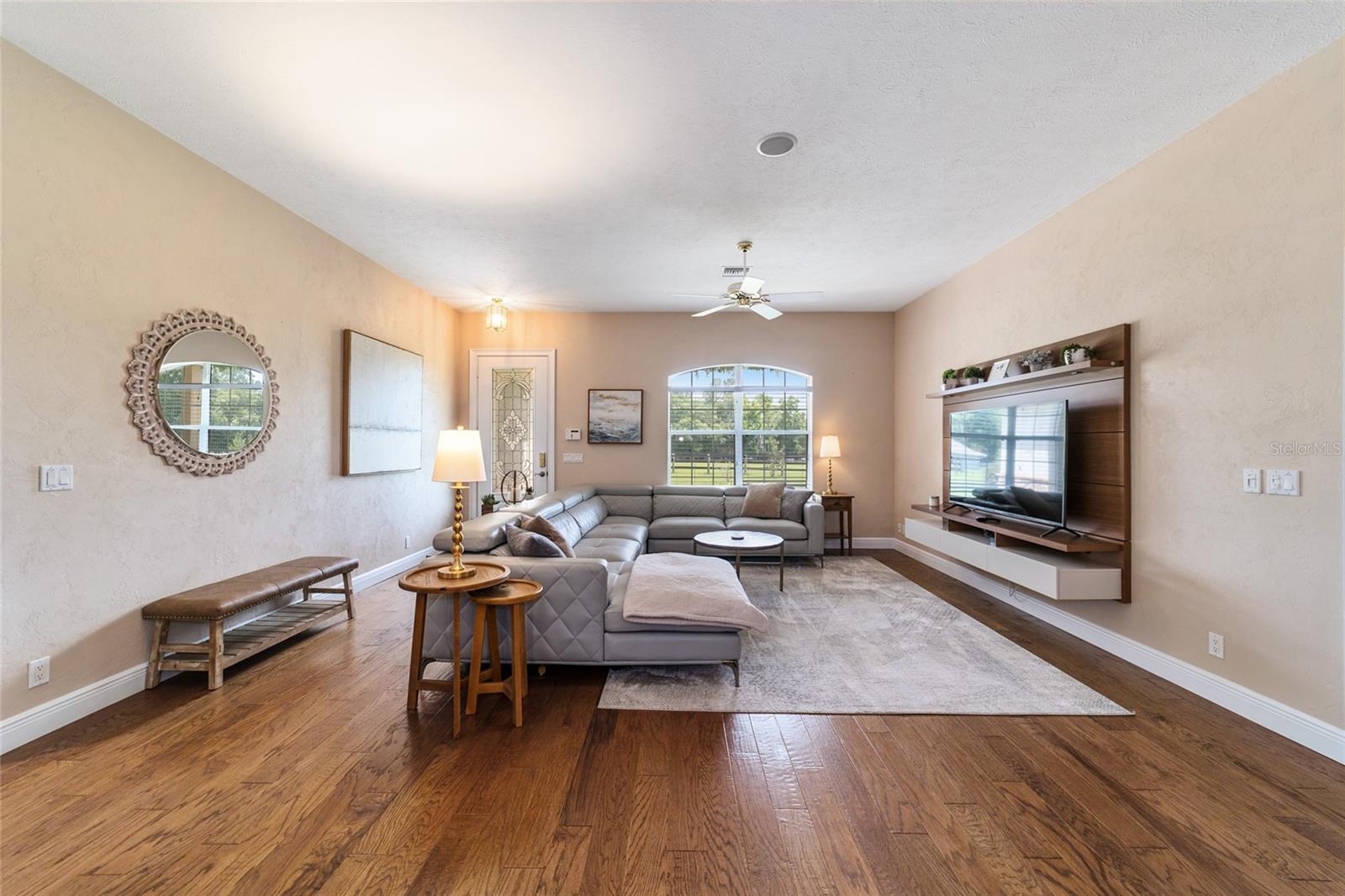 EQUESTRIAN OAKS - Farm