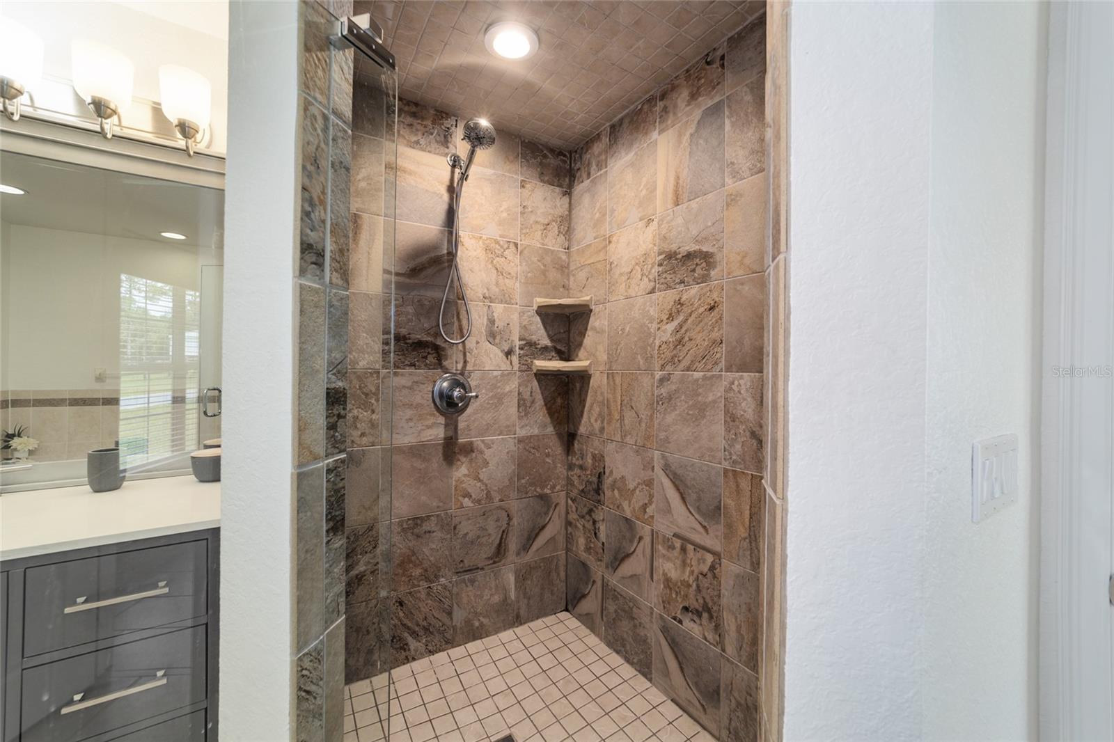 EQUESTRIAN OAKS - Farm