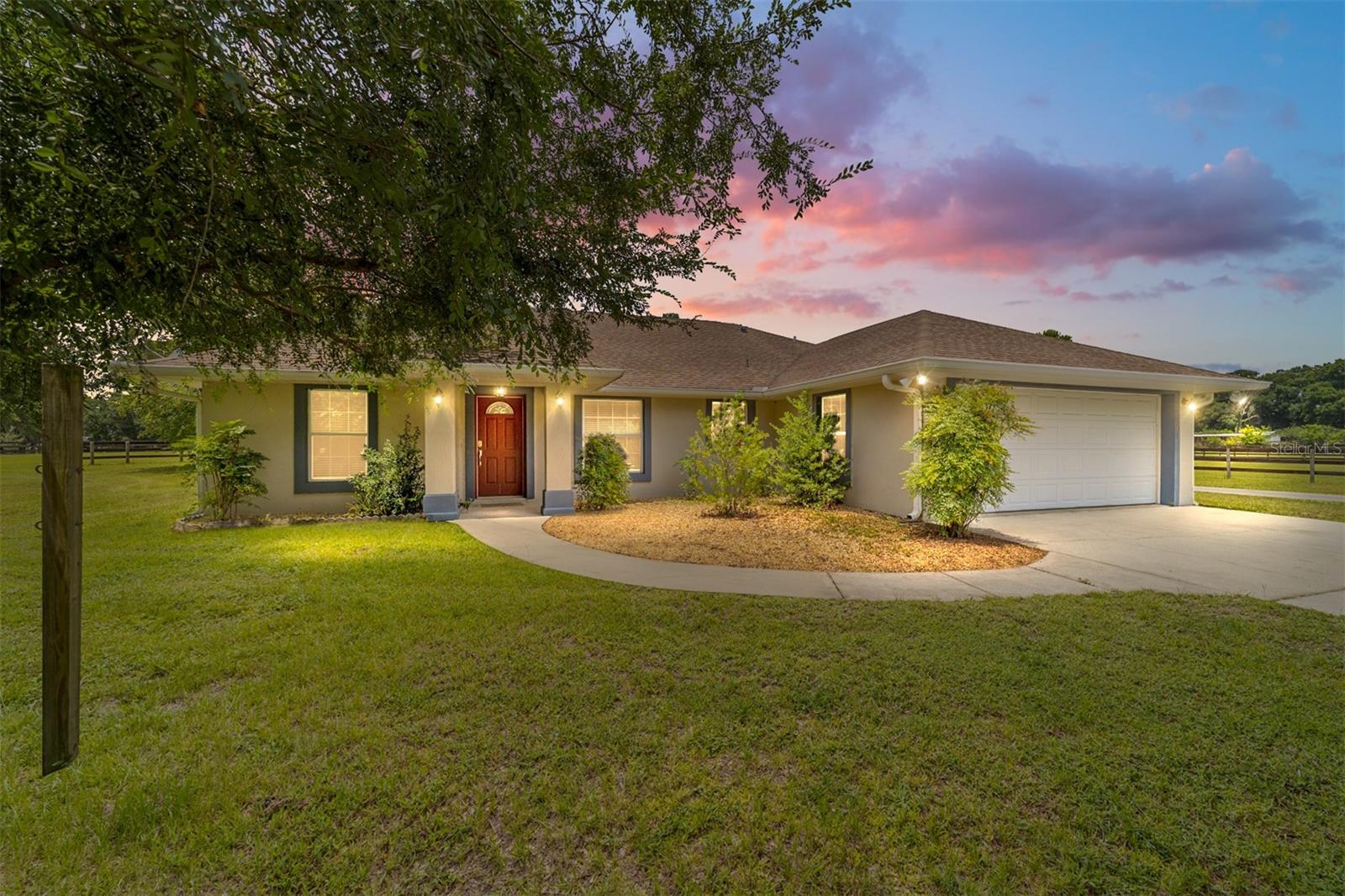 EQUESTRIAN OAKS - Farm