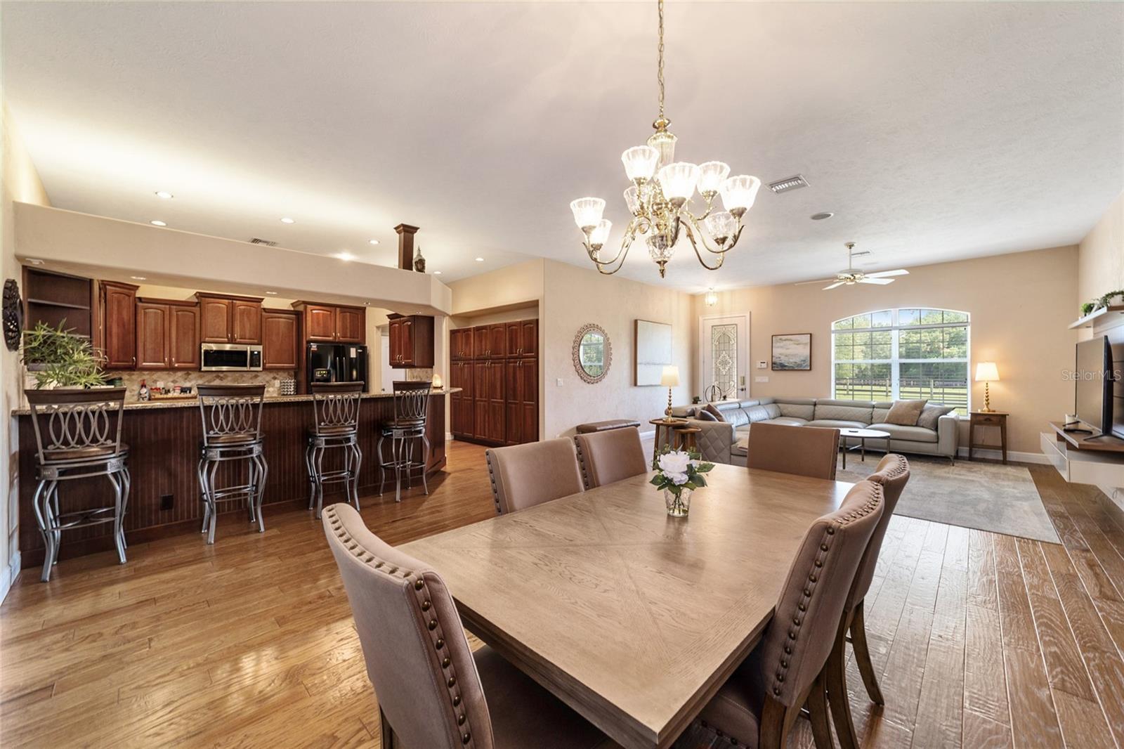 EQUESTRIAN OAKS - Farm