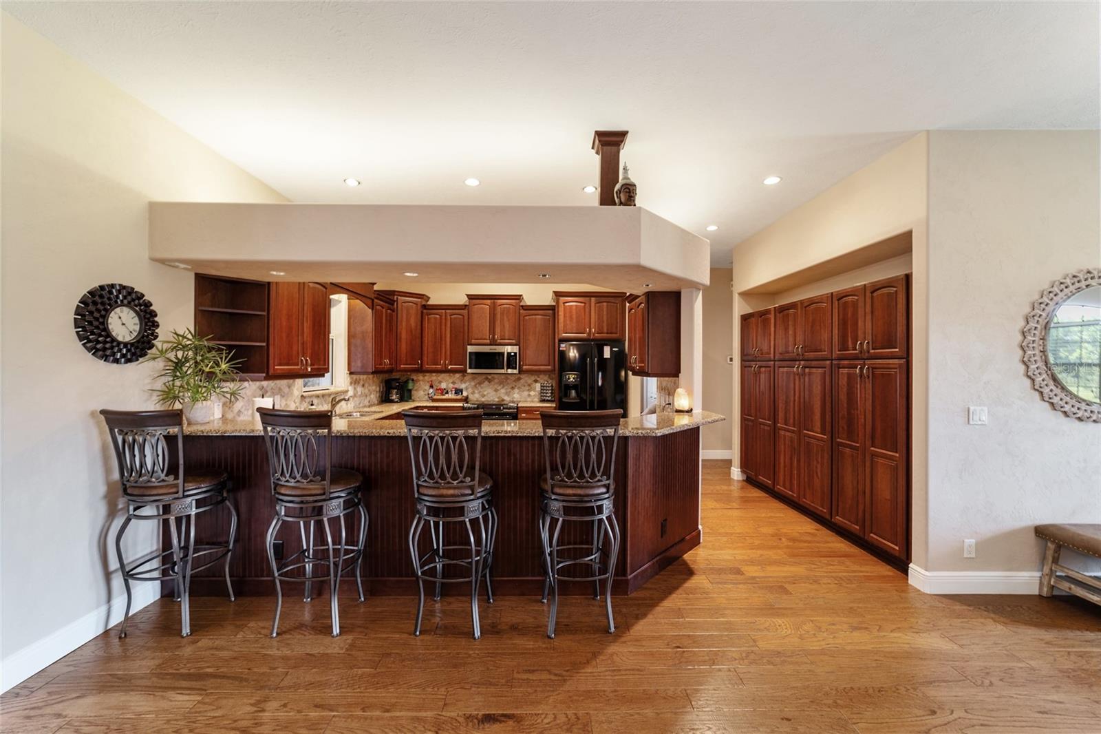 EQUESTRIAN OAKS - Farm