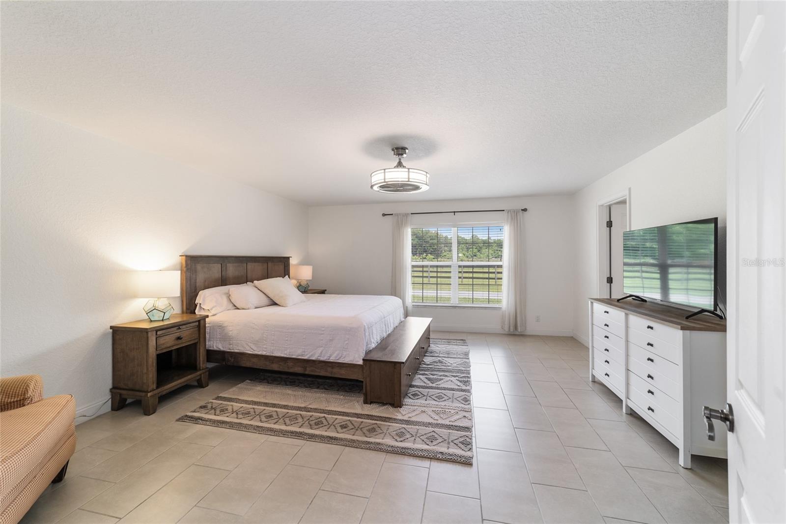 EQUESTRIAN OAKS - Farm