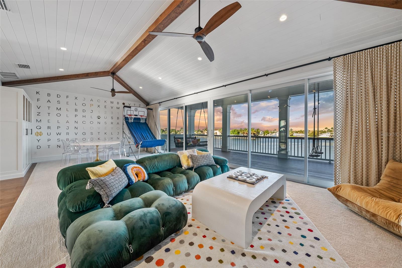 BAY PALMS ADD - Residential