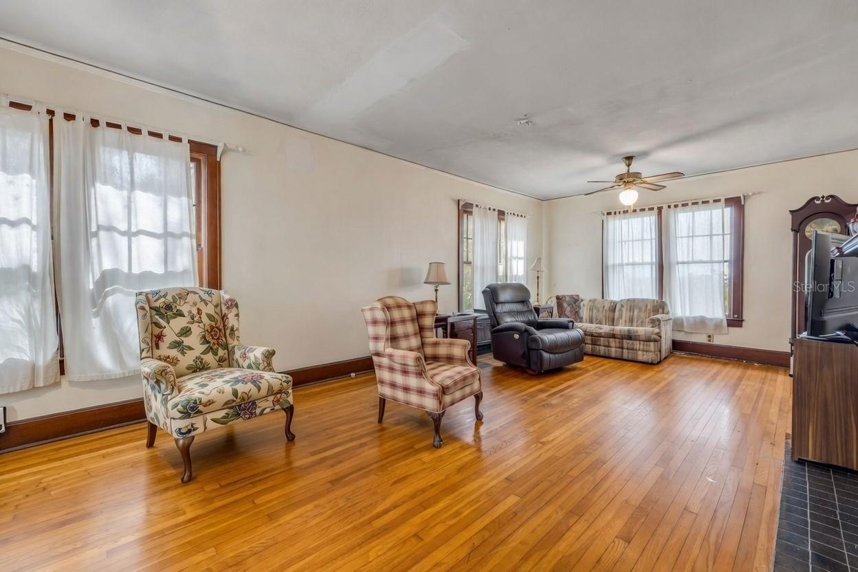 ACREAGE & UNREC - Residential