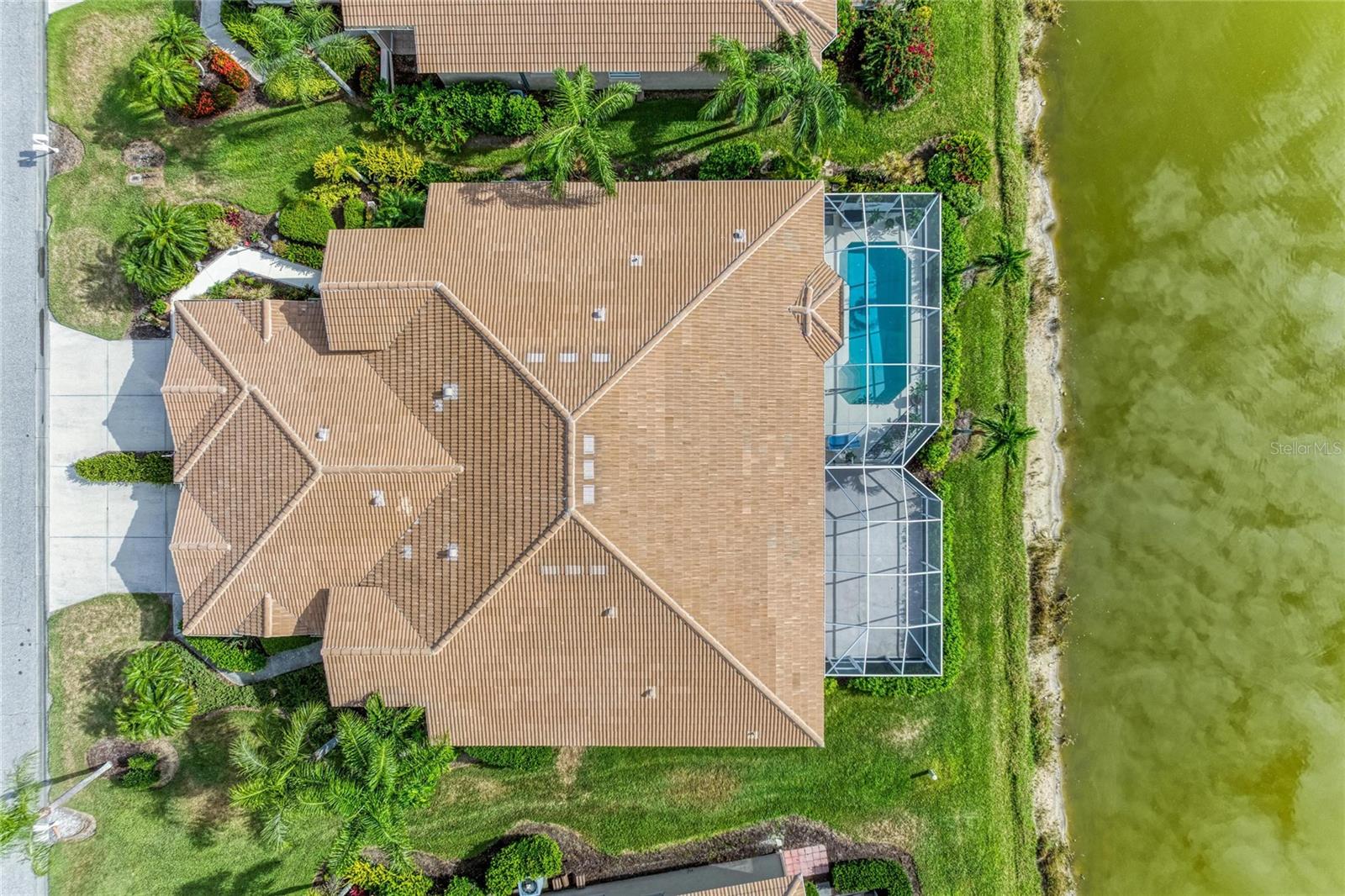 9532 FOREST HILLS CIRCLE