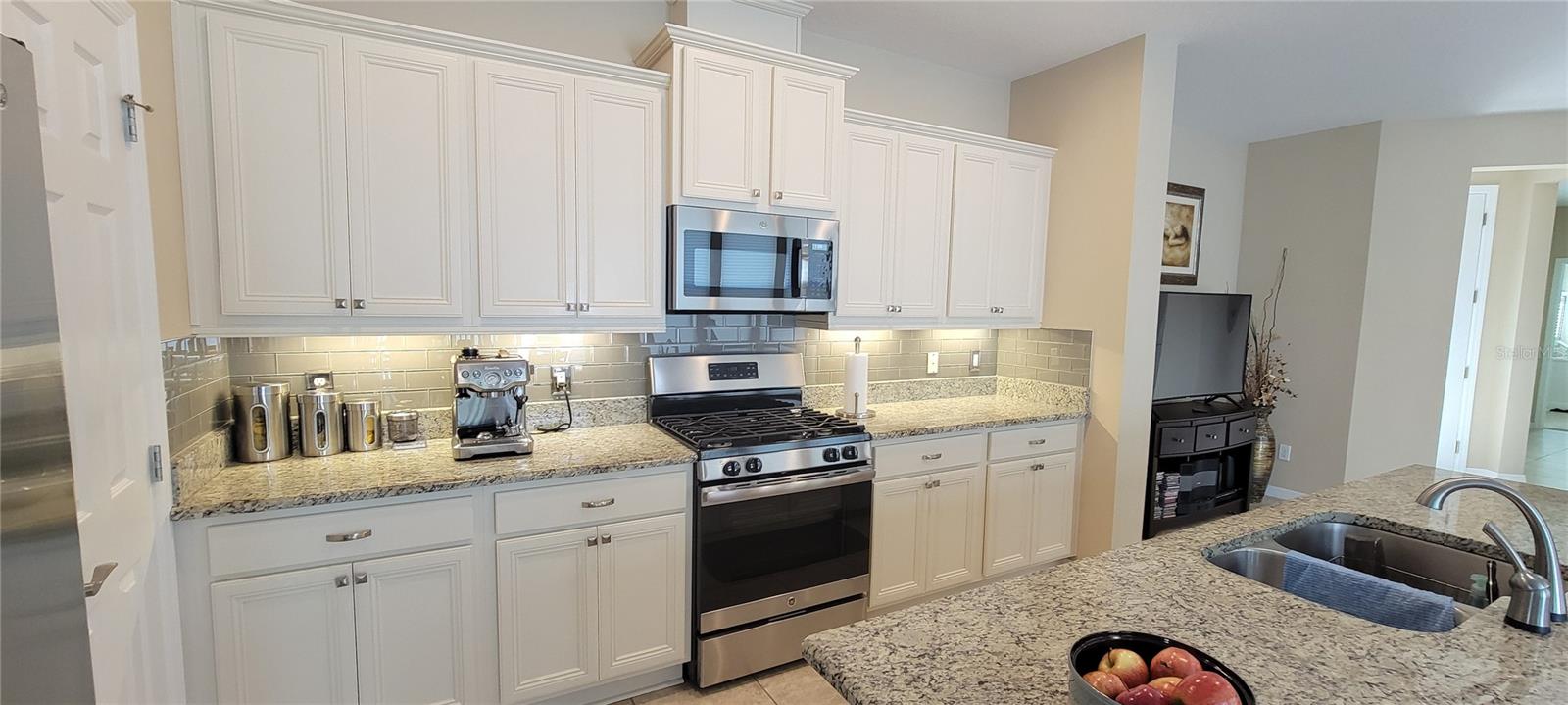 CASCADES OF GROVELAND - Residential