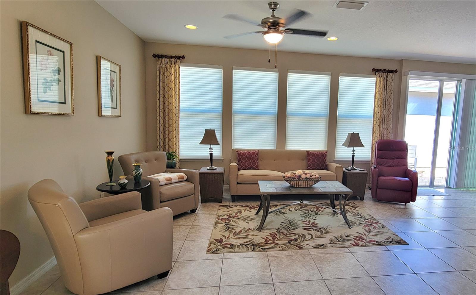 CASCADES OF GROVELAND - Residential