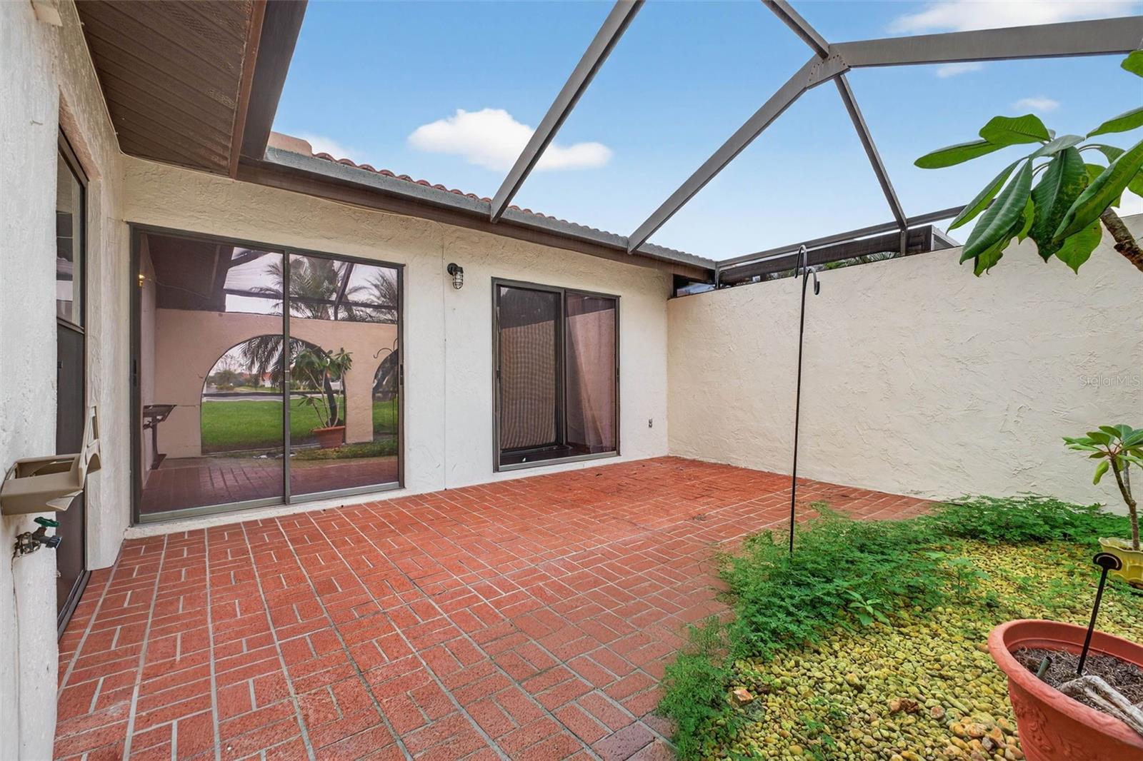 COUNTRY CLUB VILLAGE PH 02 - Residential