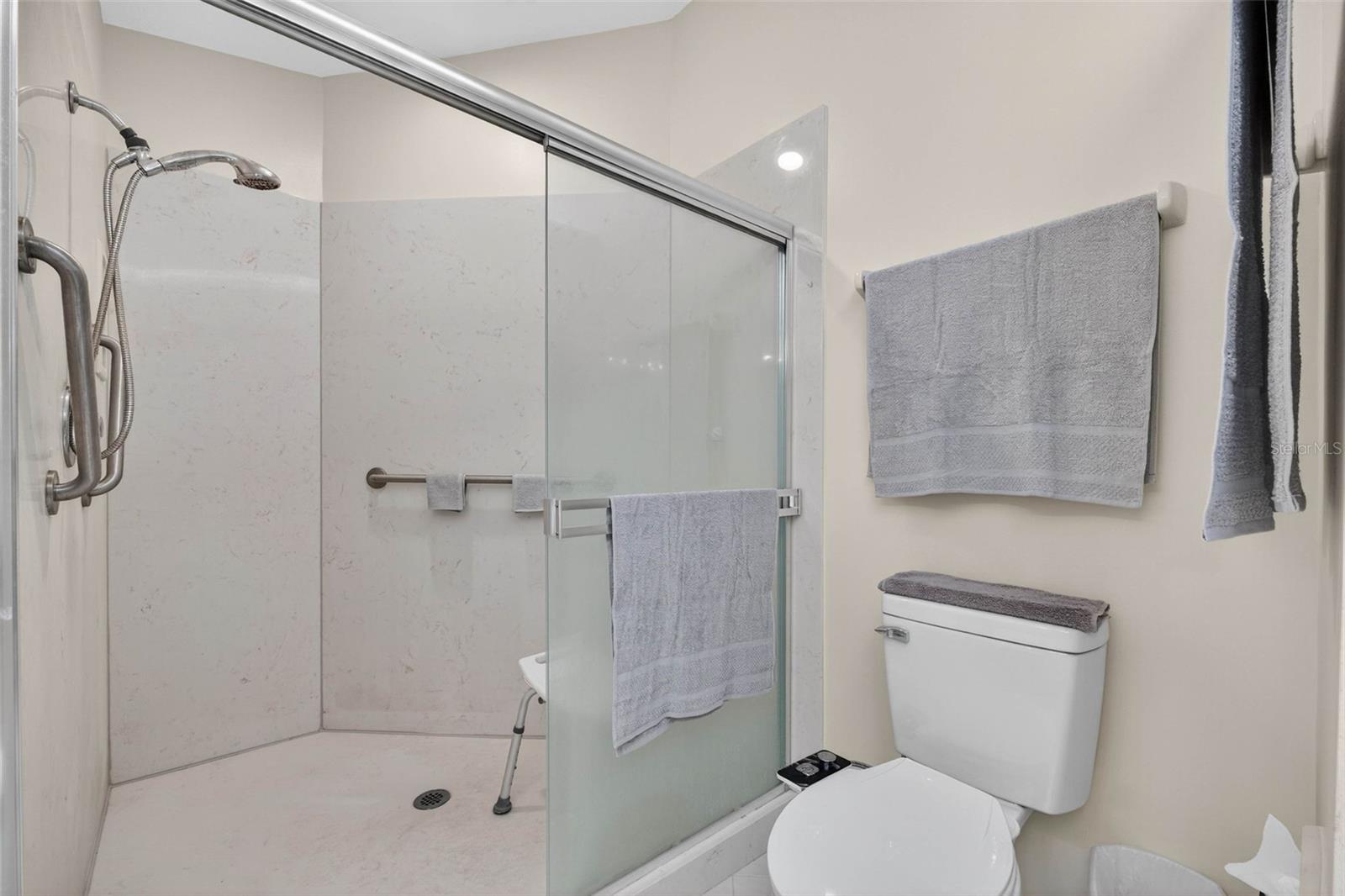 COUNTRY CLUB VILLAGE PH 02 - Residential