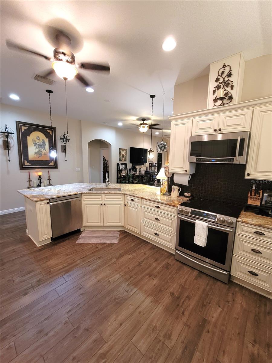 IVY LAKE ESTATES - Residential