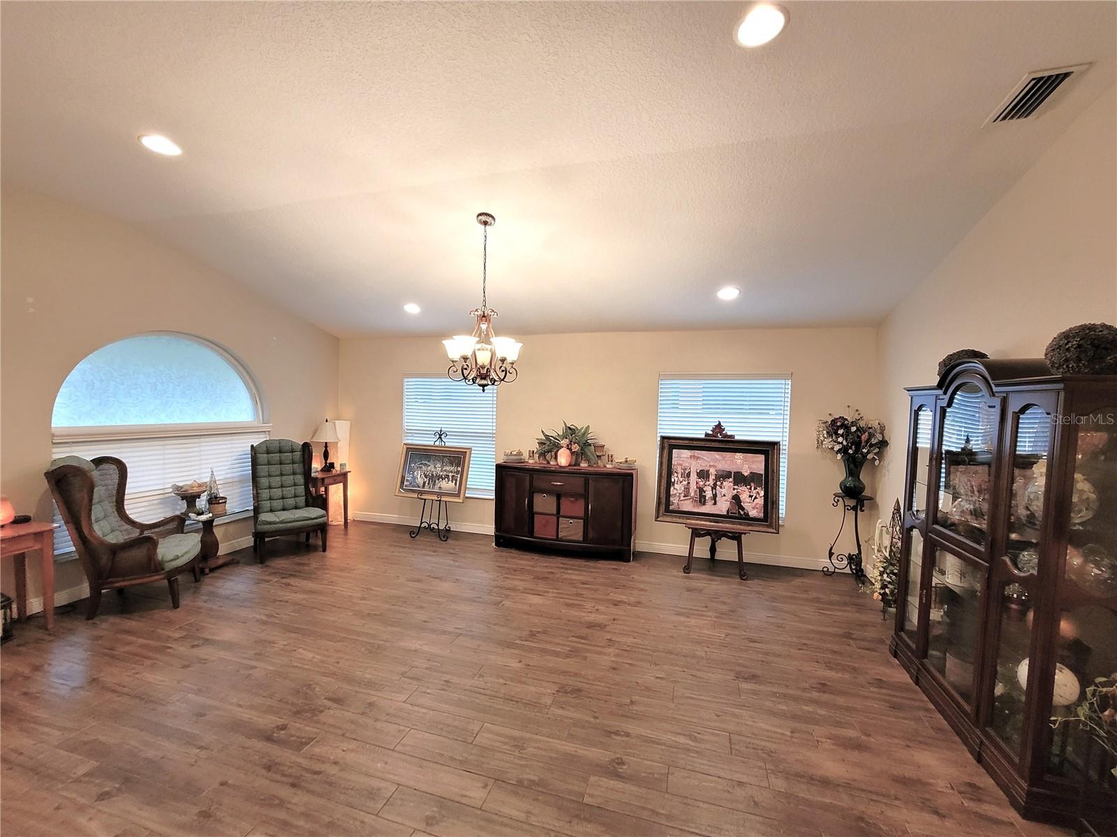 IVY LAKE ESTATES - Residential