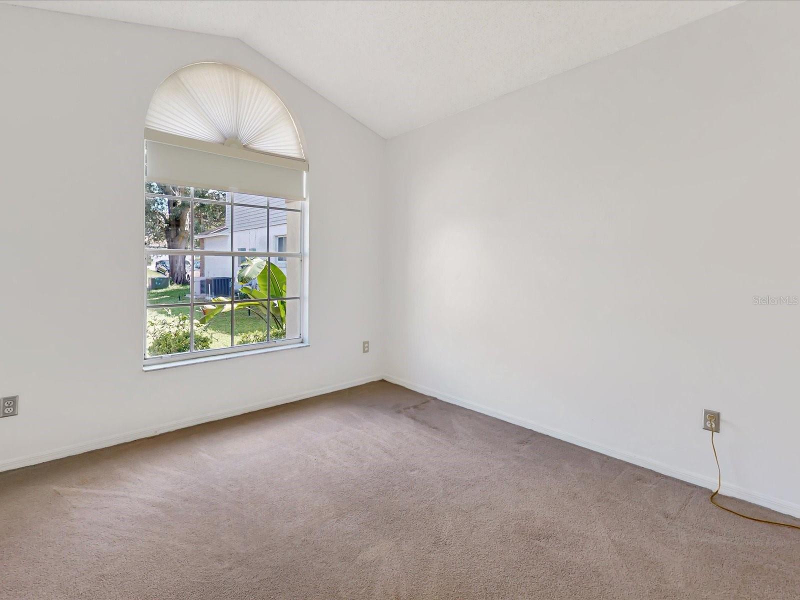 2504 KINGSTON COURT