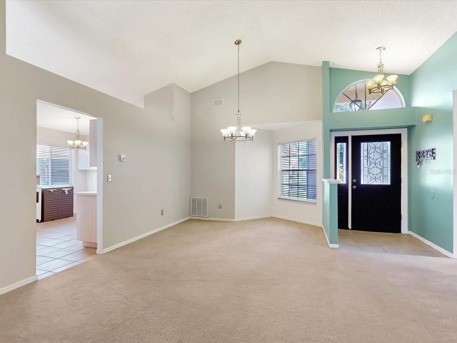 2504 KINGSTON COURT