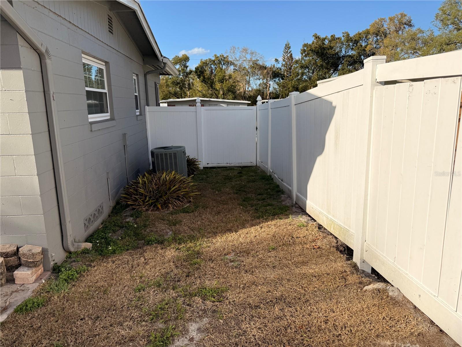 FAIRBANKS SHORES 4TH ADD - Residential Lease