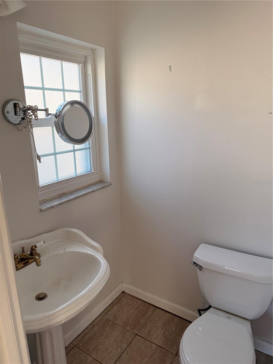 FAIRBANKS SHORES 4TH ADD - Residential Lease