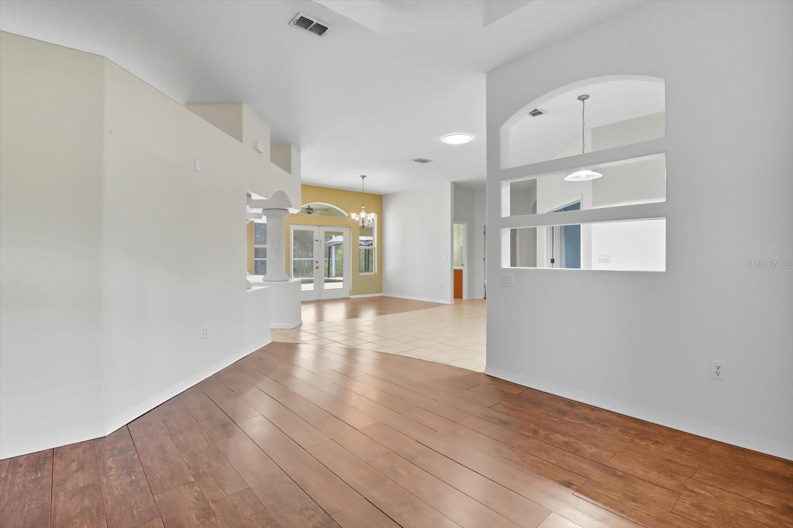 ROYAL HIGHLANDS - Residential