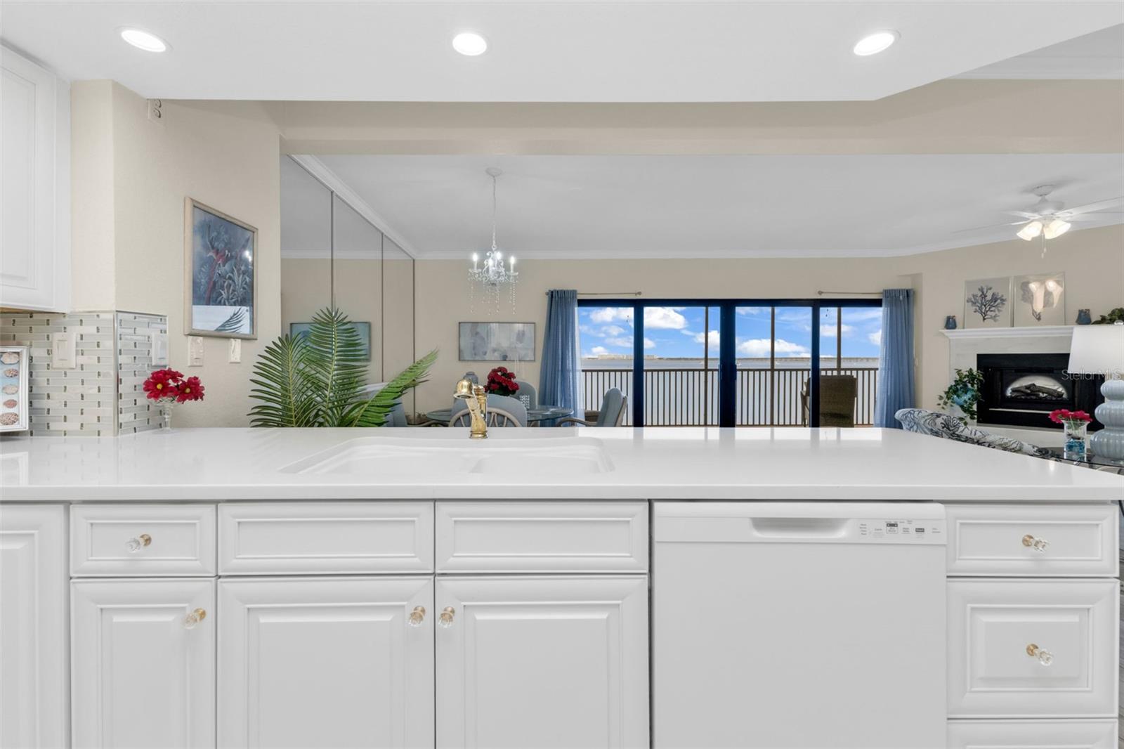 LAVISTA CONDO - Residential