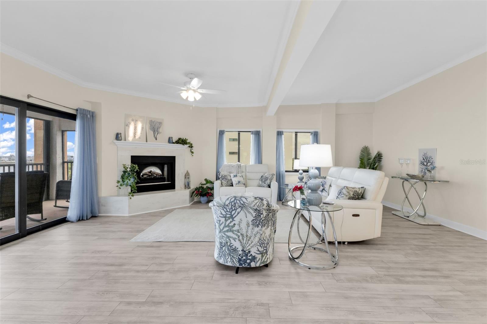 LAVISTA CONDO - Residential