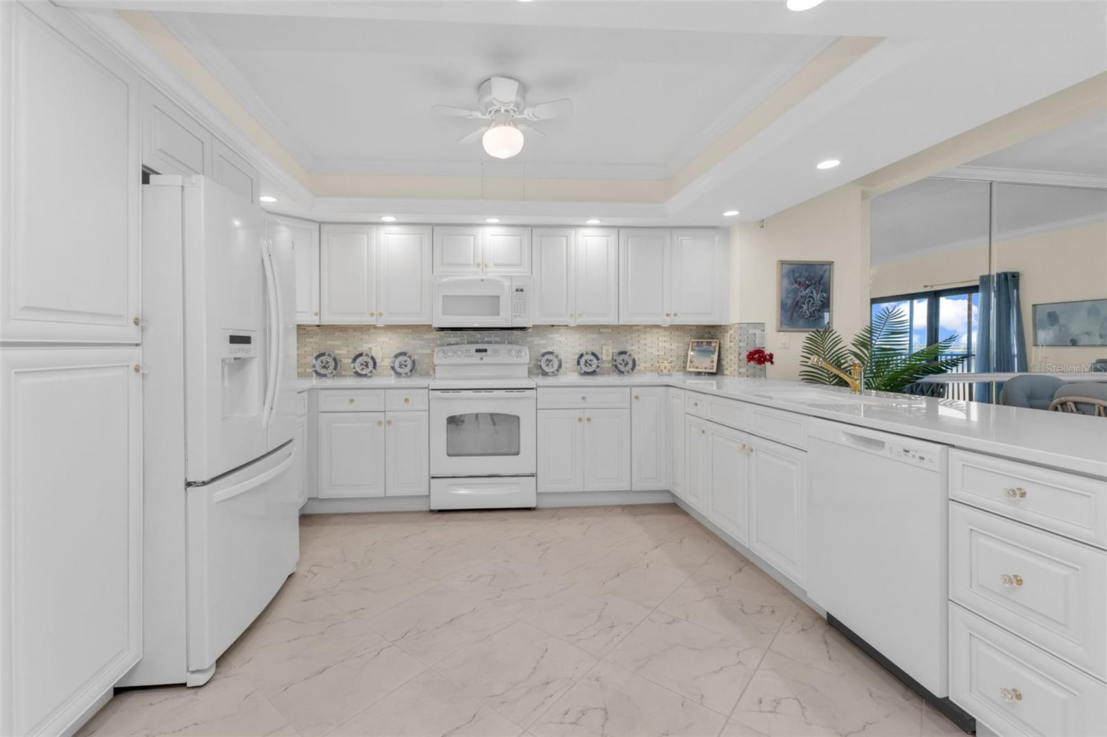 LAVISTA CONDO - Residential